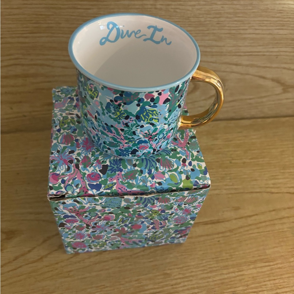Lilly Pulitzer ceramic mug features Dive In